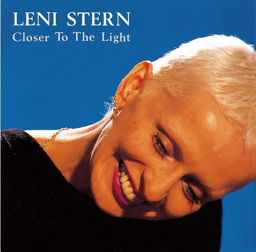 靠近光明 (Closer To The Light),蕾妮·史坦 (Leni Stern)